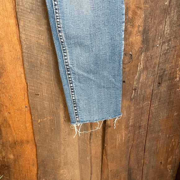 Supplies by Union Bay Mid Rise Distressed Crop Jeans - Size 6 - Picture 8 of 13